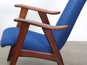 Bebop-60erjaren fauteuil-bekleed-Hallingdal-houten onderstel