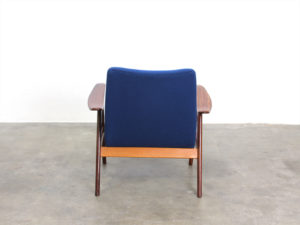 Bebop-60erjaren fauteuil-bekleed-Hallingdal-houten onderstel