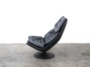 Bebop-Artifort-F588-grote kuip-gecappitoneerd-Geoffrey Harcourt-black-leather