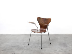 Vlinderstoel met armleuningen Series 7-Arne Jacobsen-Fritz Hanssen Bebop Utrecht vintage bebopvintage