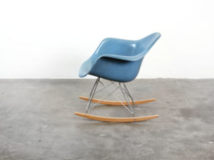 Bebop-Eames-RAR-Rocking Chair-schommelstoel-blauwe kuip-bebopvintage
