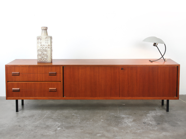 Altijd verschil Zwitsers Teak Dressoir - Bebop -vintage meubels-vintage furniture-bebopvintage -  Bebop