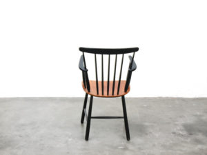 Bebop-spijlenstoel-Farstrup-hout-zwart bruin-vintage furniture-vintage stoel-bebopvintage