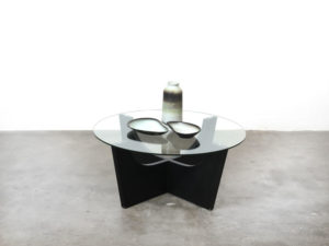 Bebop-salontafel rond-zwart frame-glazen blad-vintage