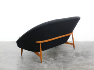 Bebop-Artifort bank Model 115-Theo Ruth-vintage meubels-vintage design-dutch design-Nederlands-bouclé stof