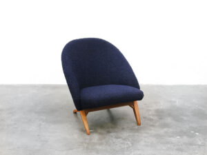Bebop-Artifort-The Ruth-lounge chair-donkerblauwe boucle-darkblue-1950