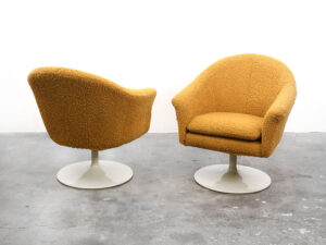 Bebop-vintage design-kuipje oker boucle-vintage furniture-reupholstered
