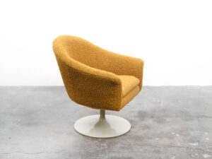 Bebop-vintage design-kuipje oker boucle-vintage furniture-reupholstered
