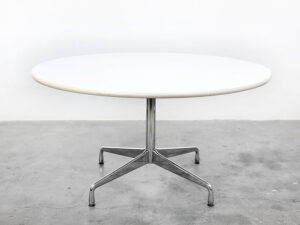 Bebop-ronde Ray and Charles Eames tafel-segmented eettafel rond-Vitra-segmented dining table-vintage furniture