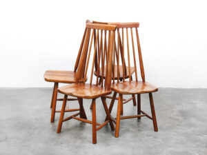 Bebop-Spijlenstoel-Nederlands vintage-eiken-hoge rug-vintage diningchairs