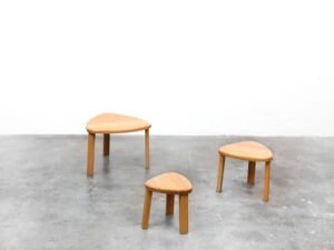 Bebop-nesting tables-mimiset-licjt eiken-set van drie-vintage furniture-bebopvintage