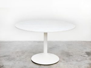 Bebop-ronde marmeren tafel op trompetvoet-vintage furniture-bebopvintage-