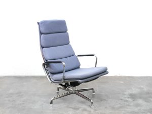 Bebop-Eames Soft Pad fauteuil-Eames Soft Pad Chair EA222-Charles and Ray Eames-vintage furniture-bebopvintage