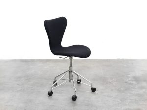 Bebop-Arne Jacobsen-Fritz Hansen-bureaustoel-deskchair-vintage furniture-bebopvintage