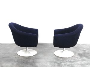 Bebop-vintage design-kuipje blauw boucle-vintage furniture-reupholstered