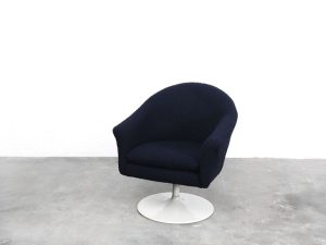 Bebop-vintage design-kuipje blauw boucle-vintage furniture-reupholstered