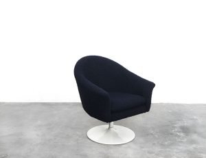Bebop-vintage design-kuipje blauw boucle-vintage furniture-reupholstered